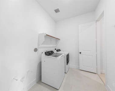 7526 Sunny Oak Lane - Photo Thumbnail 28