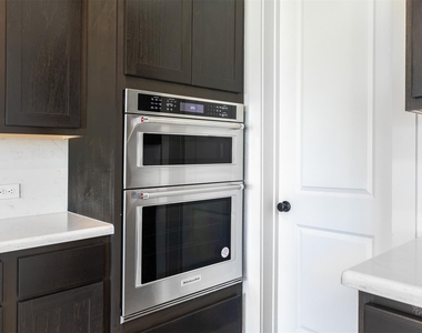 7526 Sunny Oak Lane - Photo Thumbnail 18