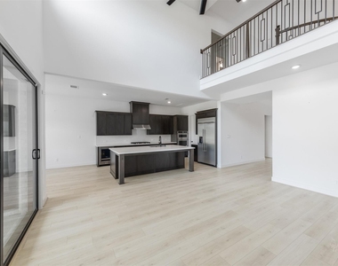 7526 Sunny Oak Lane - Photo Thumbnail 6