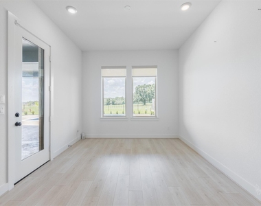 7526 Sunny Oak Lane - Photo Thumbnail 20