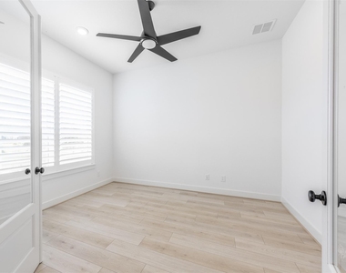 7526 Sunny Oak Lane - Photo Thumbnail 21