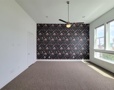 9 N St Charles Street - Photo Thumbnail 23