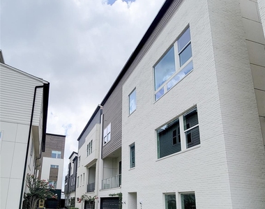 9 N St Charles Street - Photo Thumbnail 2