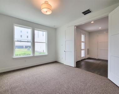 9 N St Charles Street - Photo Thumbnail 4