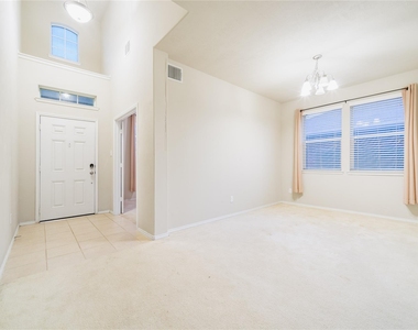 1315 Squire Drive - Photo Thumbnail 7