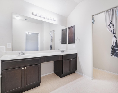 1315 Squire Drive - Photo Thumbnail 11