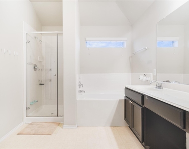 1315 Squire Drive - Photo Thumbnail 10
