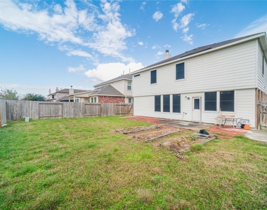 1315 Squire Drive - Photo Thumbnail 14