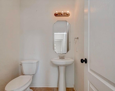 11 Sagamore Ridge Place - Photo Thumbnail 12