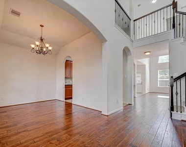 11 Sagamore Ridge Place - Photo Thumbnail 2