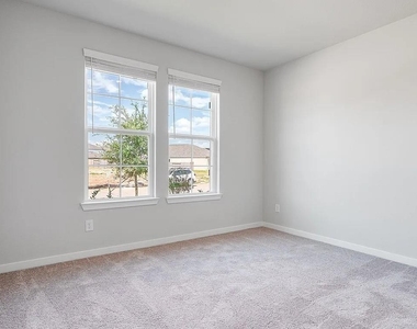 27327 Blue Pool Drive - Photo Thumbnail 13