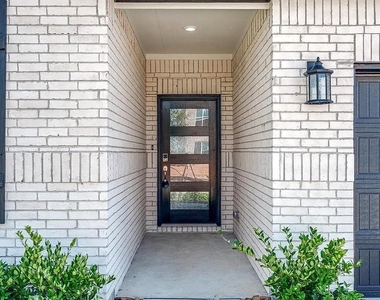 27327 Blue Pool Drive - Photo Thumbnail 7