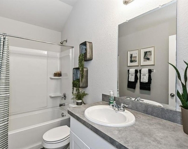 14842 Calderon Drive - Photo Thumbnail 7