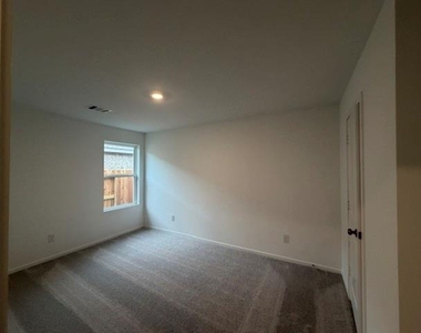 3020 Huntersville Drive - Photo Thumbnail 14