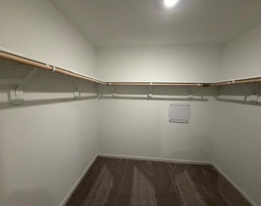 3020 Huntersville Drive - Photo Thumbnail 12