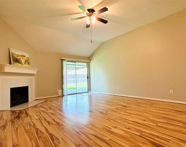 1404 Helmsley Drive - Photo Thumbnail 15