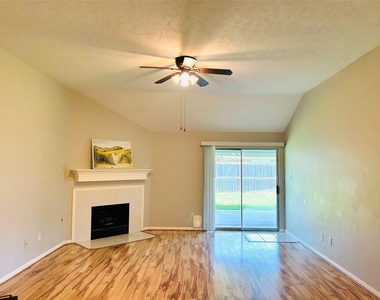1404 Helmsley Drive - Photo Thumbnail 10