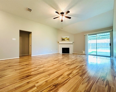 1404 Helmsley Drive - Photo Thumbnail 14