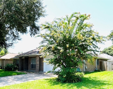 1404 Helmsley Drive - Photo Thumbnail 3