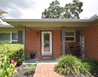 1954 Heights Drive - Photo Thumbnail 2