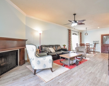 800 Country Place Drive - Photo Thumbnail 2