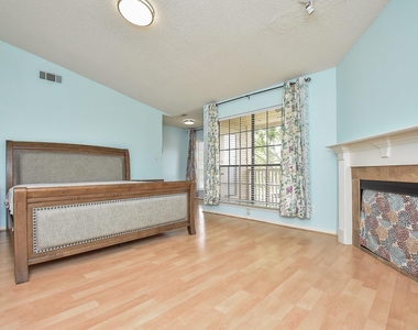 800 Country Place Drive - Photo Thumbnail 14