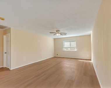 914 Chapwood Court - Photo Thumbnail 10