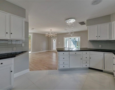 3605 Plumb Street - Photo Thumbnail 10