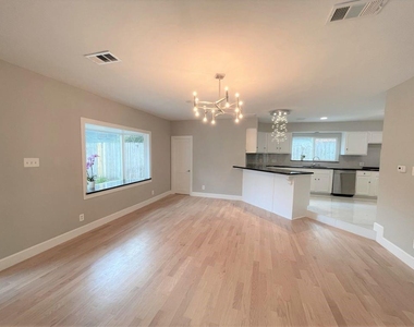 3605 Plumb Street - Photo Thumbnail 11