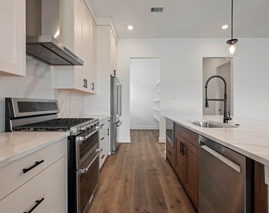1808 Drover Lane - Photo Thumbnail 6