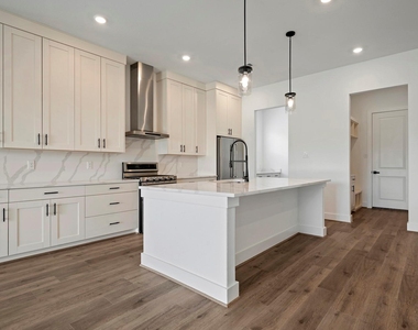 1808 Drover Lane - Photo Thumbnail 4