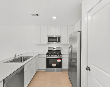 12403 Wild Strawberry Rd - Photo Thumbnail 6