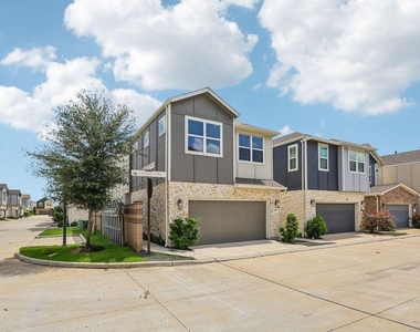 9808 Falling Fern Lane - Photo Thumbnail 21