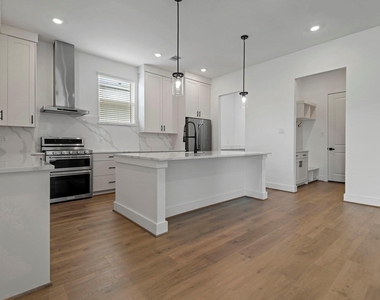 1911 Drover Lane - Photo Thumbnail 3