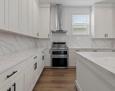 1911 Drover Lane - Photo Thumbnail 4