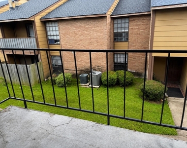 9090 S Braeswood Boulevard - Photo Thumbnail 9