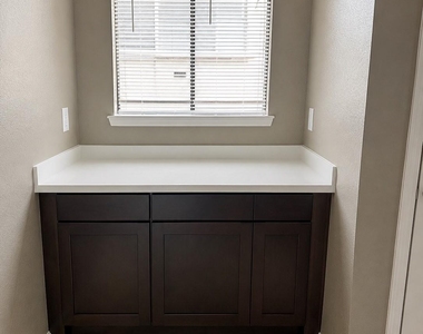 9090 S Braeswood Boulevard - Photo Thumbnail 7