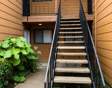 9090 S Braeswood Boulevard - Photo Thumbnail 8