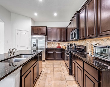 118 Wood Drake Place - Photo Thumbnail 7