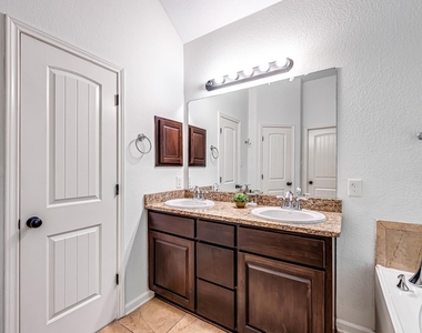 118 Wood Drake Place - Photo Thumbnail 11