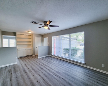 7426 Bigwood Street - Photo Thumbnail 13