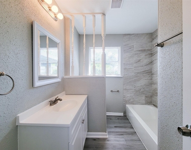 7426 Bigwood Street - Photo Thumbnail 7