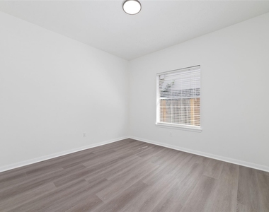 4211 Torrey Creek Lane - Photo Thumbnail 17