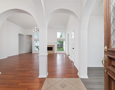 4211 Torrey Creek Lane - Photo Thumbnail 3