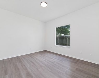4211 Torrey Creek Lane - Photo Thumbnail 18