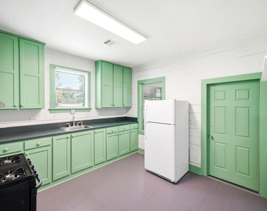 313 S Blackwell Street - Photo Thumbnail 15