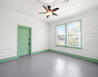 313 S Blackwell Street - Photo Thumbnail 24