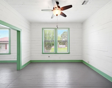 313 S Blackwell Street - Photo Thumbnail 7
