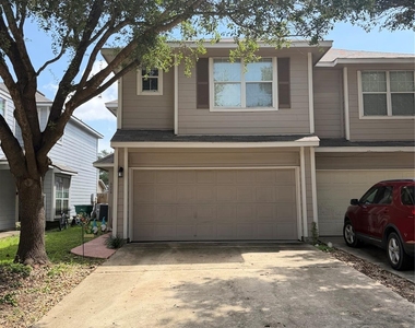 6026 Yorkglen Manor Lane - Photo Thumbnail 2