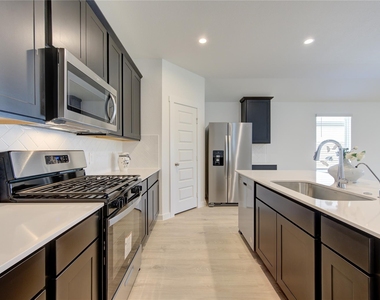 8038 Tropea Drive - Photo Thumbnail 14